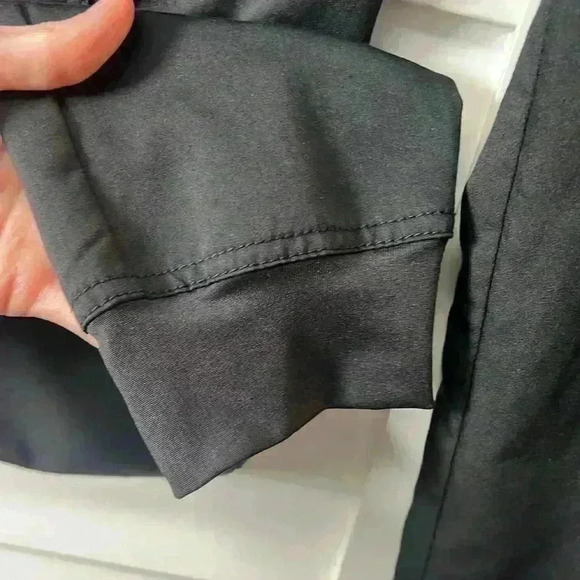 Scrubstar Ultimate Crisscross V-Neck Top & Yoga Cargo Joggers Size XS Black NWT - Picture 8 of 16